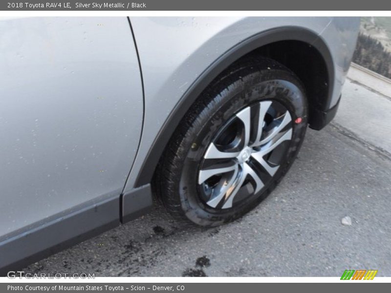 Silver Sky Metallic / Black 2018 Toyota RAV4 LE