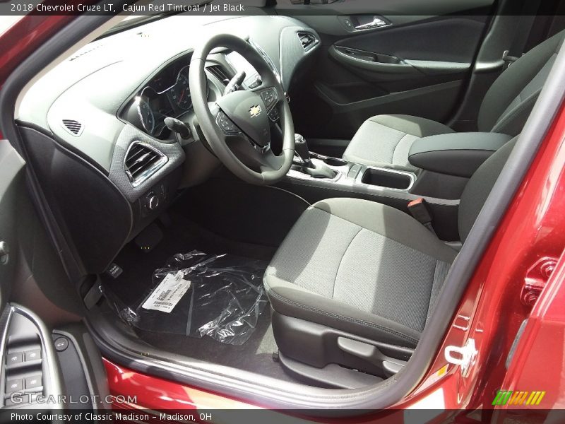 Cajun Red Tintcoat / Jet Black 2018 Chevrolet Cruze LT