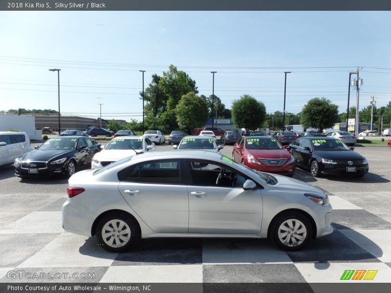 Silky Silver / Black 2018 Kia Rio S