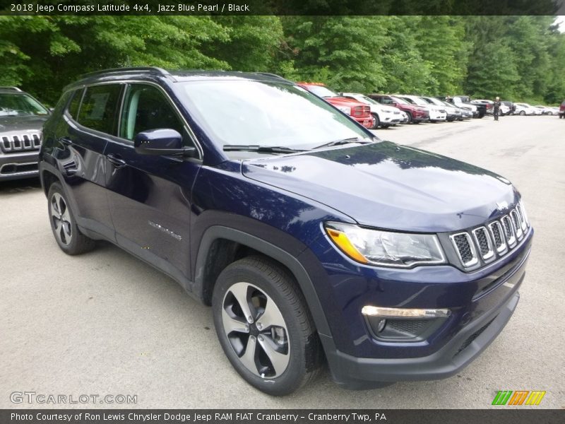 Front 3/4 View of 2018 Compass Latitude 4x4