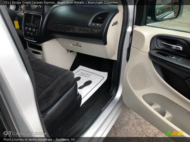 Bright Silver Metallic / Black/Light Graystone 2011 Dodge Grand Caravan Express