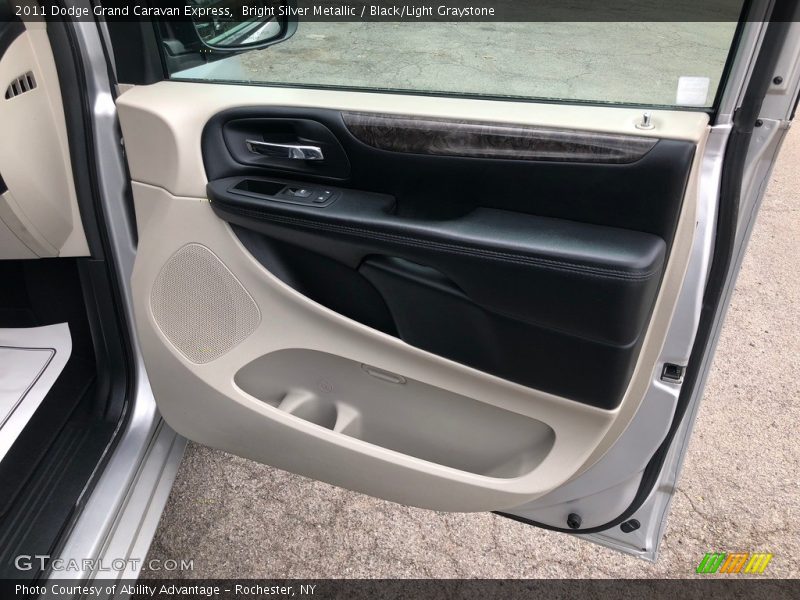Bright Silver Metallic / Black/Light Graystone 2011 Dodge Grand Caravan Express