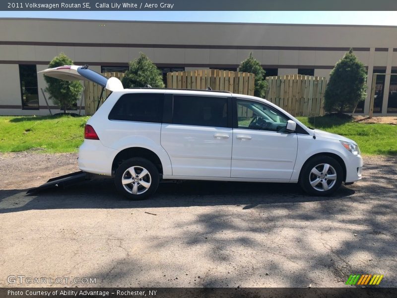 Calla Lily White / Aero Gray 2011 Volkswagen Routan SE