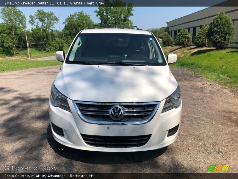 Calla Lily White / Aero Gray 2011 Volkswagen Routan SE