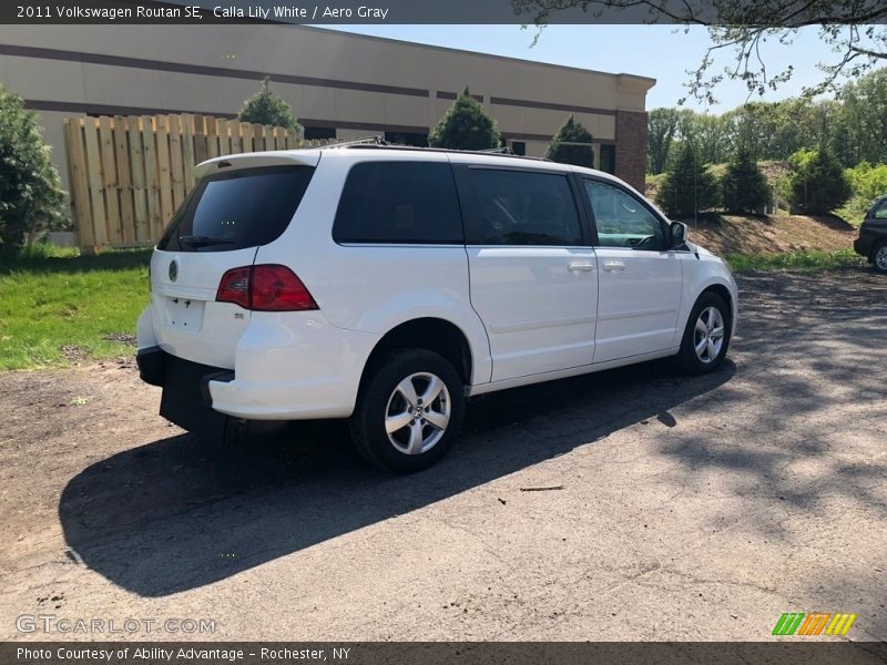 Calla Lily White / Aero Gray 2011 Volkswagen Routan SE