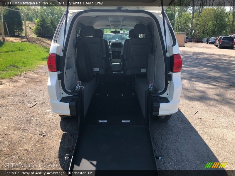 Calla Lily White / Aero Gray 2011 Volkswagen Routan SE