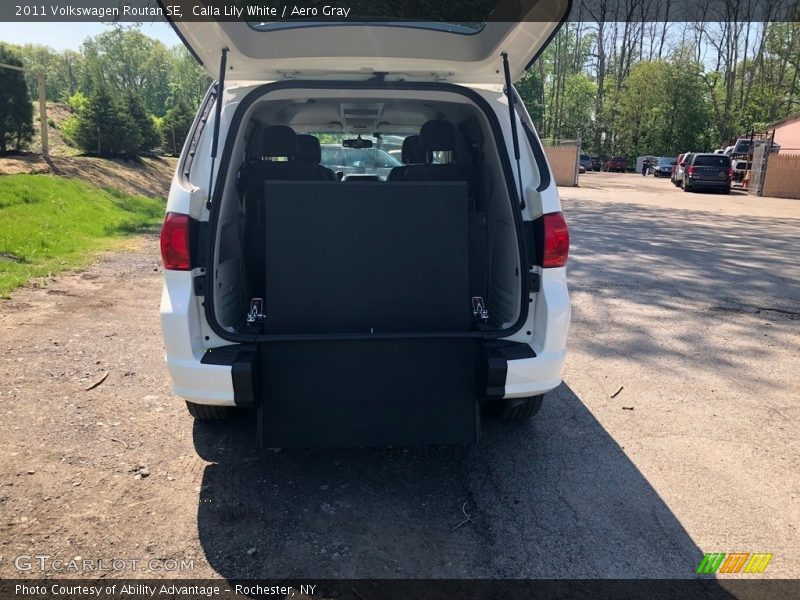 Calla Lily White / Aero Gray 2011 Volkswagen Routan SE