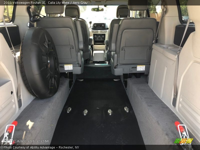 Calla Lily White / Aero Gray 2011 Volkswagen Routan SE