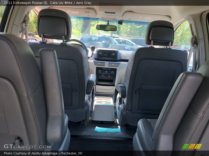 Calla Lily White / Aero Gray 2011 Volkswagen Routan SE