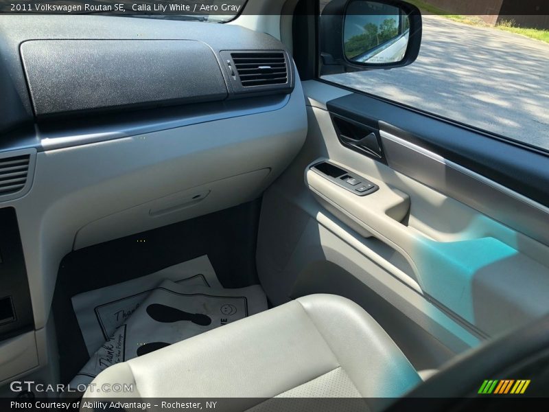 Calla Lily White / Aero Gray 2011 Volkswagen Routan SE