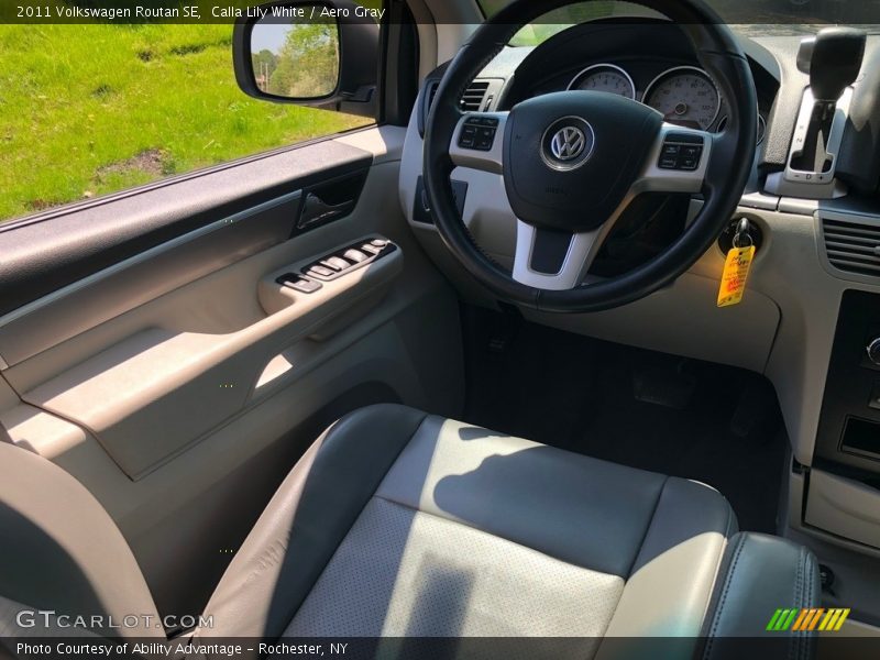 Calla Lily White / Aero Gray 2011 Volkswagen Routan SE