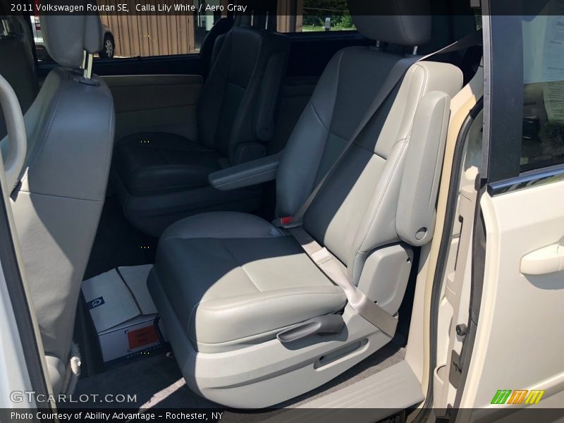 Calla Lily White / Aero Gray 2011 Volkswagen Routan SE