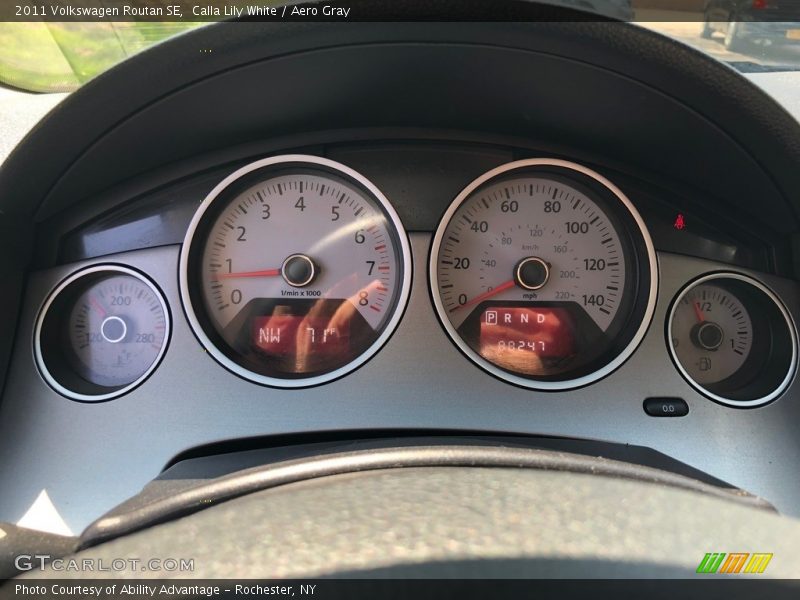 Calla Lily White / Aero Gray 2011 Volkswagen Routan SE
