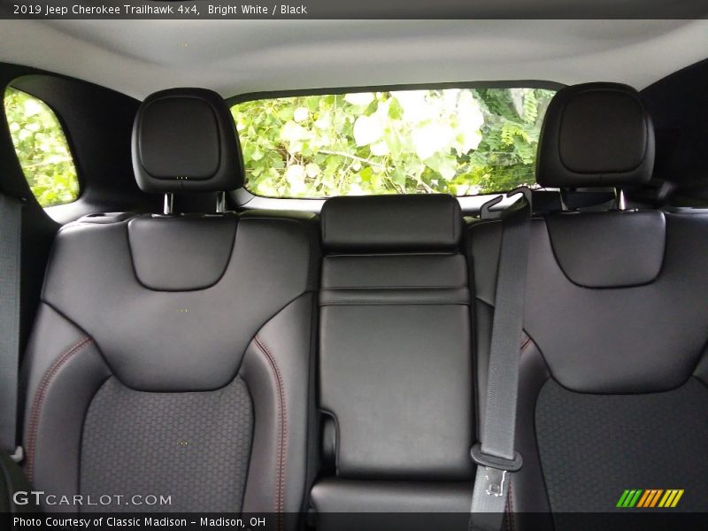 Bright White / Black 2019 Jeep Cherokee Trailhawk 4x4