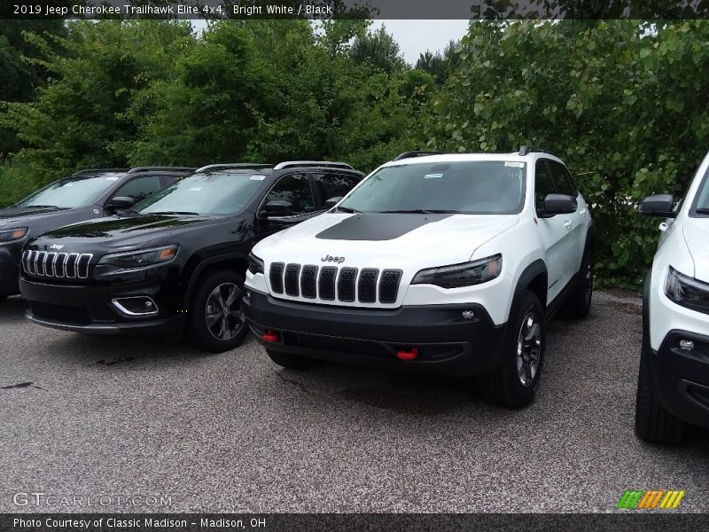 Bright White / Black 2019 Jeep Cherokee Trailhawk Elite 4x4