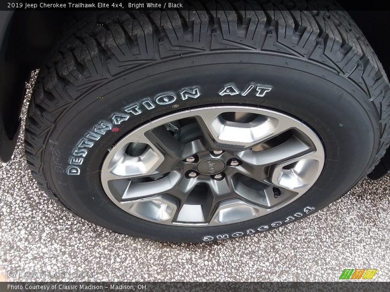 Bright White / Black 2019 Jeep Cherokee Trailhawk Elite 4x4