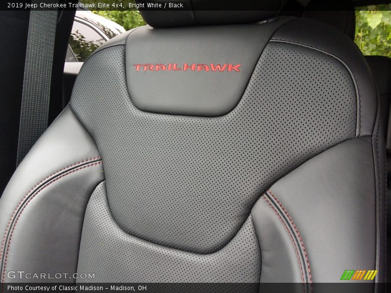 Bright White / Black 2019 Jeep Cherokee Trailhawk Elite 4x4