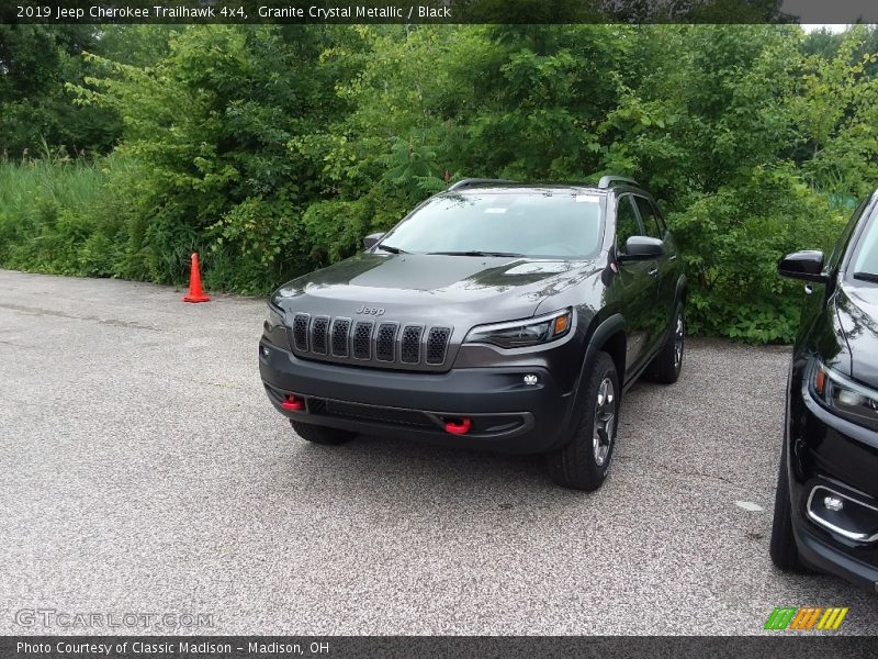 Granite Crystal Metallic / Black 2019 Jeep Cherokee Trailhawk 4x4