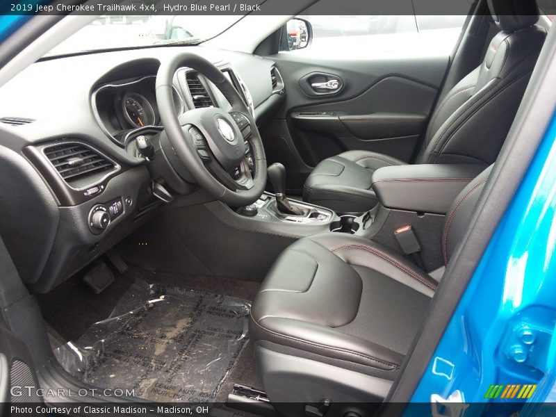 Hydro Blue Pearl / Black 2019 Jeep Cherokee Trailhawk 4x4