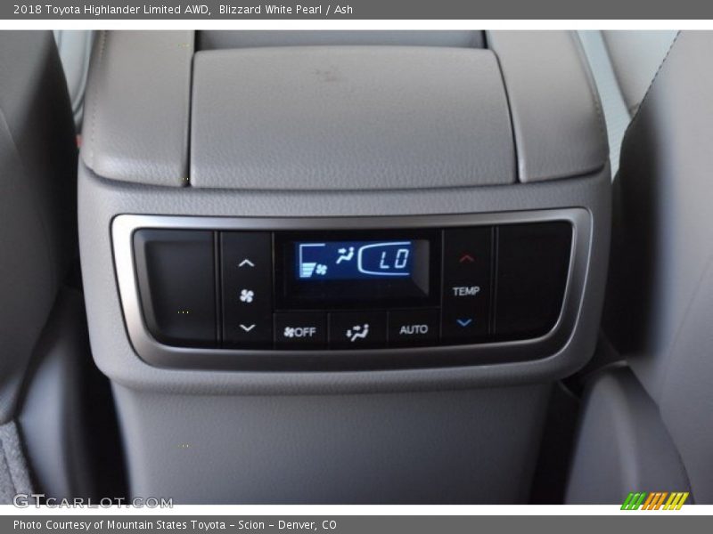 Blizzard White Pearl / Ash 2018 Toyota Highlander Limited AWD