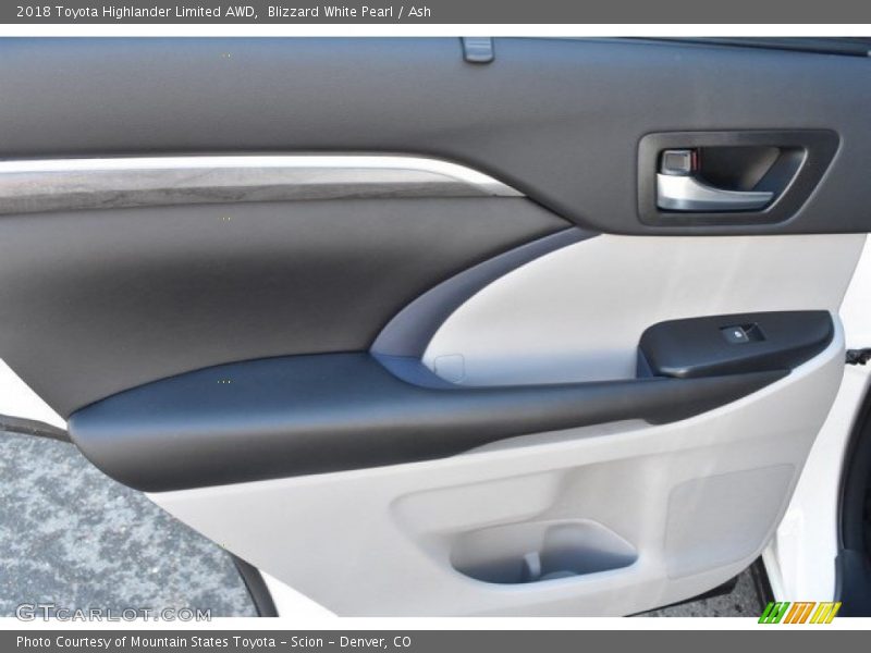 Blizzard White Pearl / Ash 2018 Toyota Highlander Limited AWD