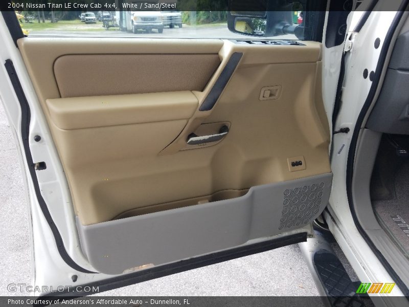 White / Sand/Steel 2004 Nissan Titan LE Crew Cab 4x4