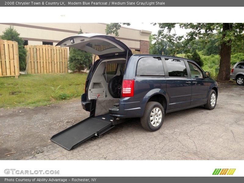 Modern Blue Pearlcoat / Medium Slate Gray/Light Shale 2008 Chrysler Town & Country LX