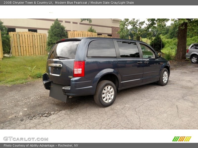 Modern Blue Pearlcoat / Medium Slate Gray/Light Shale 2008 Chrysler Town & Country LX