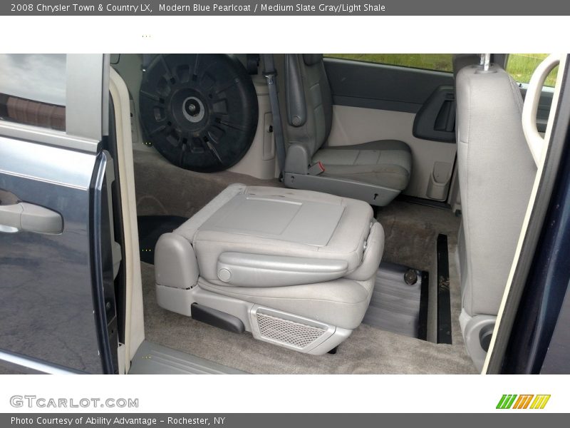 Modern Blue Pearlcoat / Medium Slate Gray/Light Shale 2008 Chrysler Town & Country LX