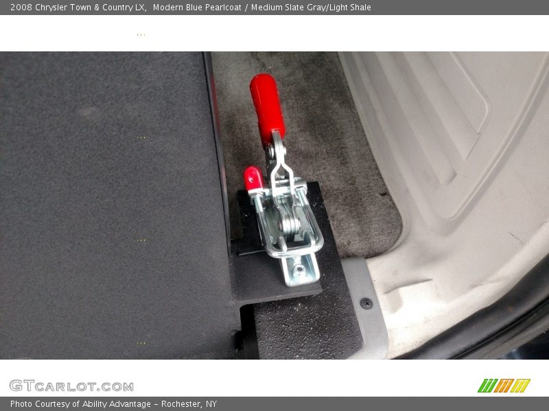 Modern Blue Pearlcoat / Medium Slate Gray/Light Shale 2008 Chrysler Town & Country LX