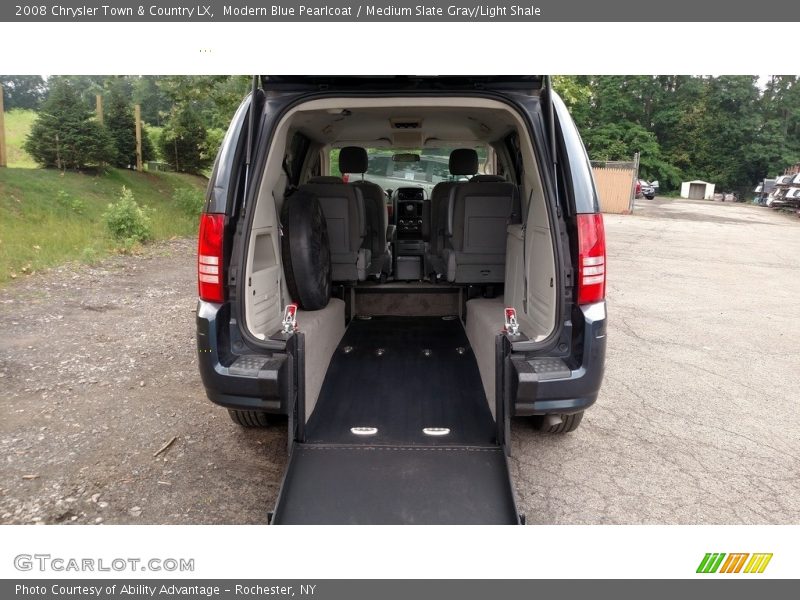 Modern Blue Pearlcoat / Medium Slate Gray/Light Shale 2008 Chrysler Town & Country LX