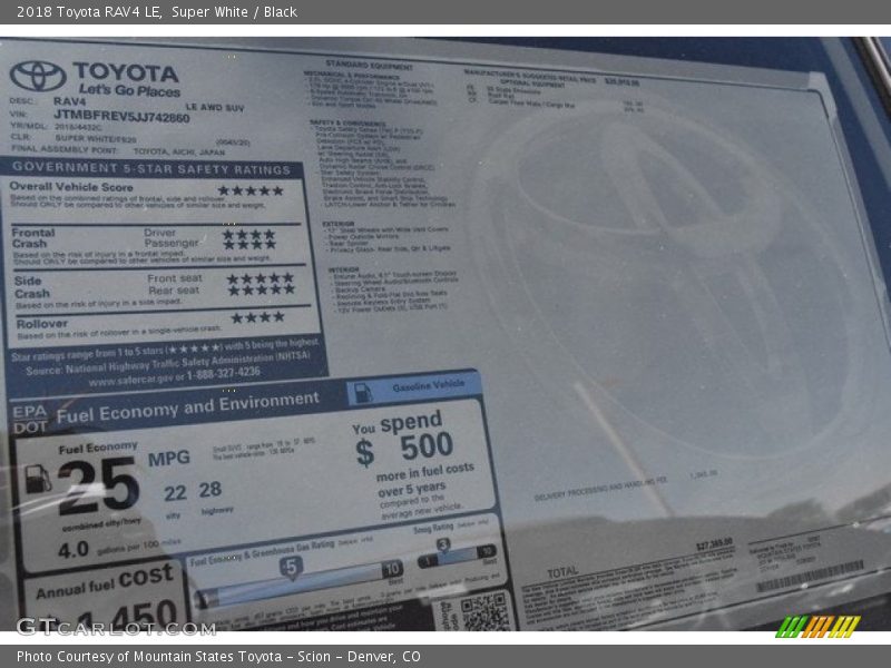Super White / Black 2018 Toyota RAV4 LE