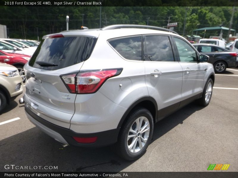Ingot Silver / Charcoal Black 2018 Ford Escape SE 4WD