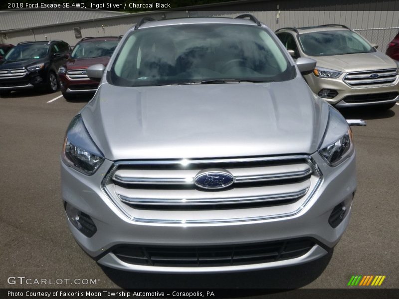 Ingot Silver / Charcoal Black 2018 Ford Escape SE 4WD