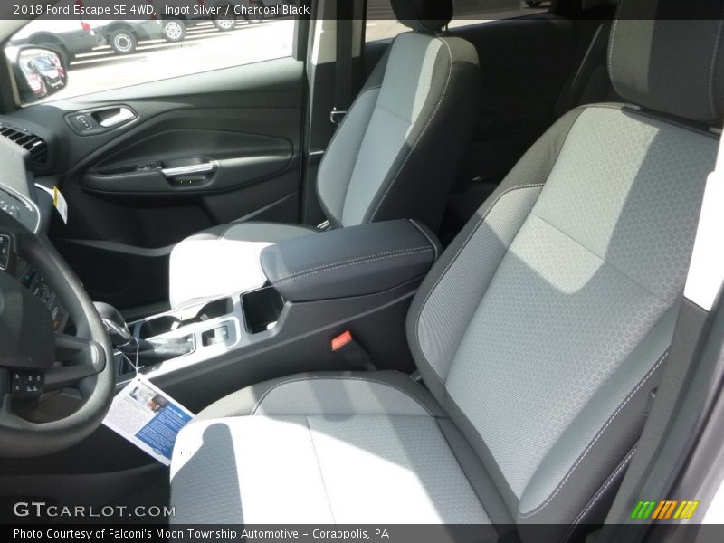 Ingot Silver / Charcoal Black 2018 Ford Escape SE 4WD