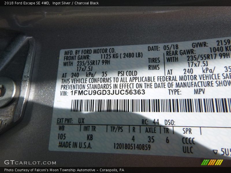 Ingot Silver / Charcoal Black 2018 Ford Escape SE 4WD