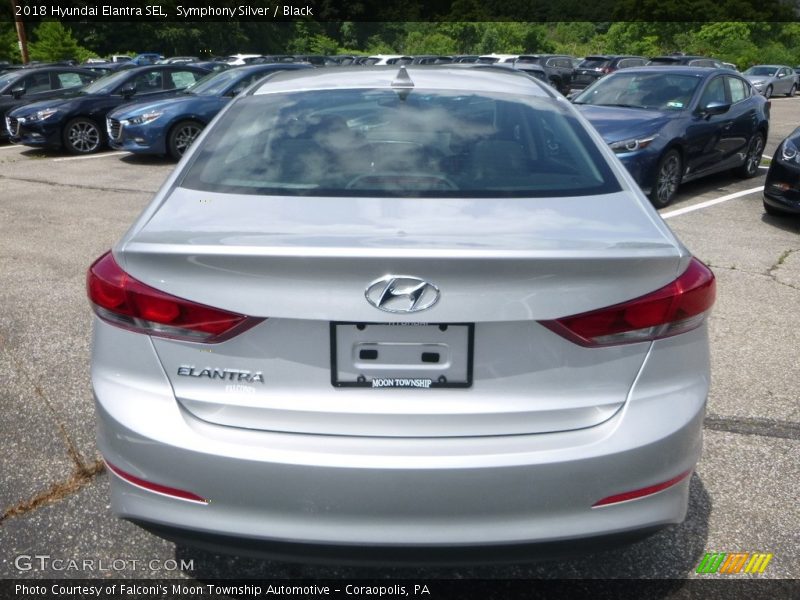 Symphony Silver / Black 2018 Hyundai Elantra SEL