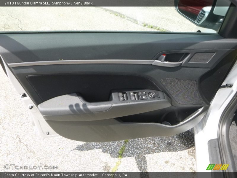 Symphony Silver / Black 2018 Hyundai Elantra SEL