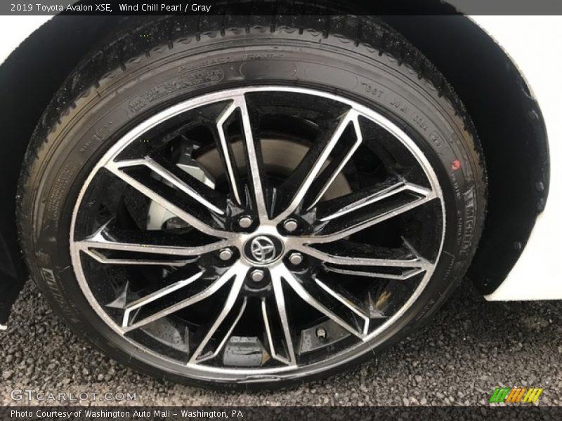 Wind Chill Pearl / Gray 2019 Toyota Avalon XSE