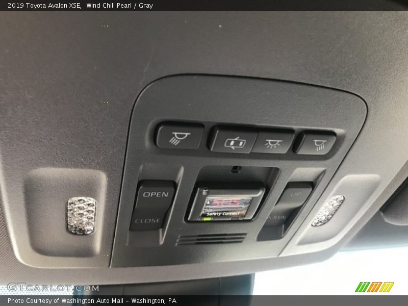 Wind Chill Pearl / Gray 2019 Toyota Avalon XSE