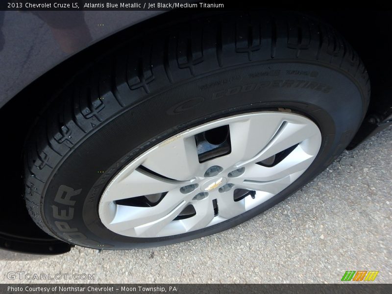 Atlantis Blue Metallic / Jet Black/Medium Titanium 2013 Chevrolet Cruze LS