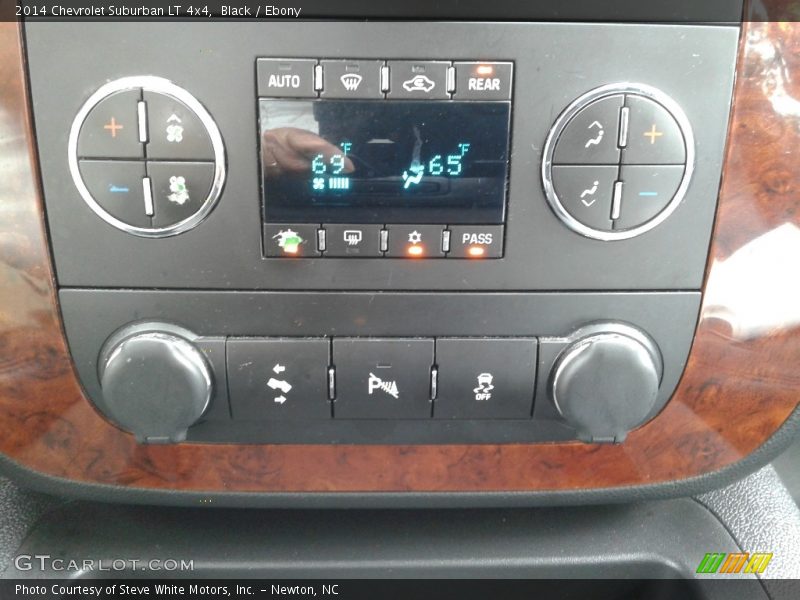 Black / Ebony 2014 Chevrolet Suburban LT 4x4