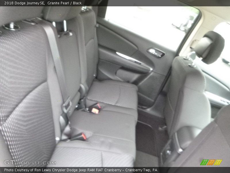 Granite Pearl / Black 2018 Dodge Journey SE
