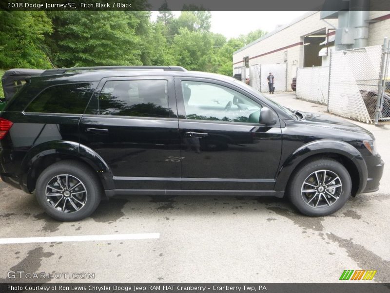 Pitch Black / Black 2018 Dodge Journey SE
