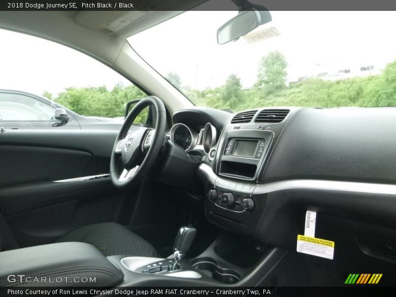 Pitch Black / Black 2018 Dodge Journey SE