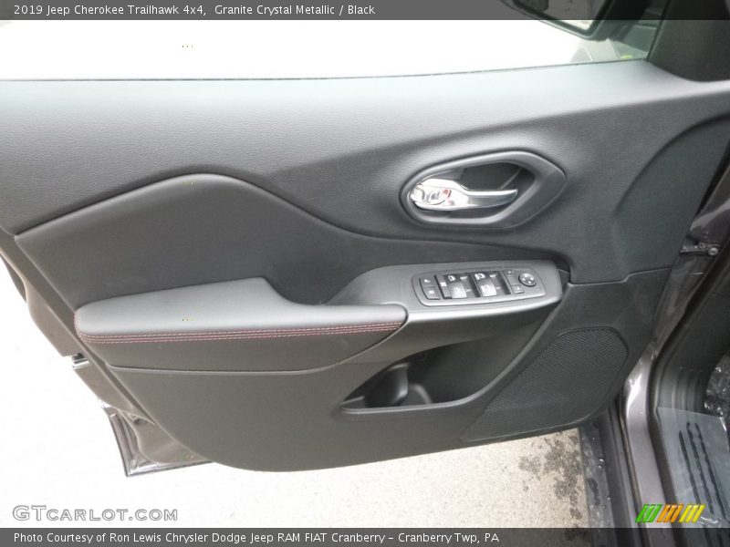 Granite Crystal Metallic / Black 2019 Jeep Cherokee Trailhawk 4x4