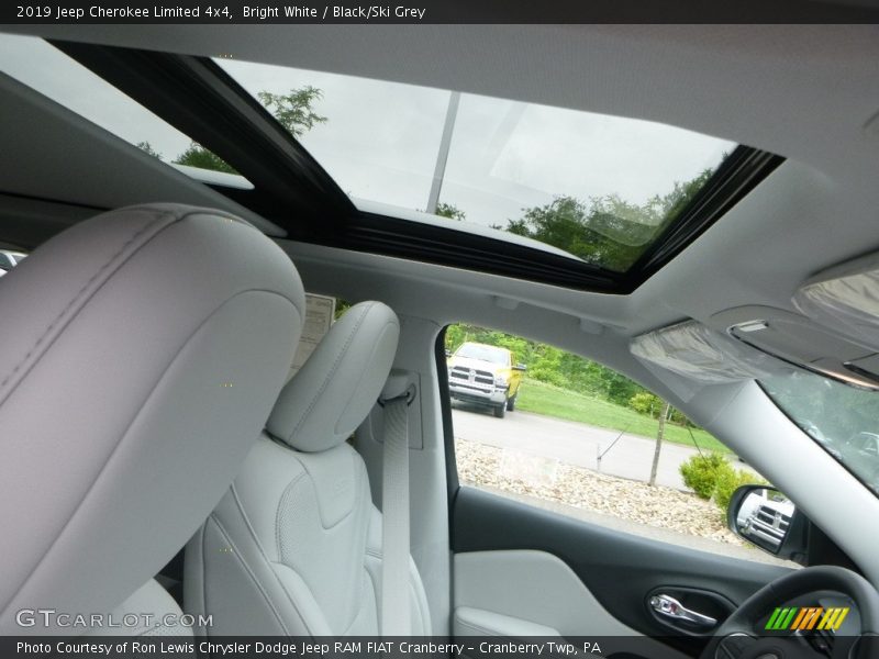 Bright White / Black/Ski Grey 2019 Jeep Cherokee Limited 4x4