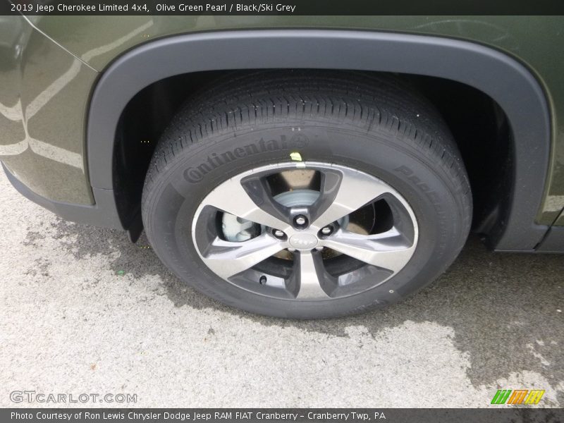 Olive Green Pearl / Black/Ski Grey 2019 Jeep Cherokee Limited 4x4