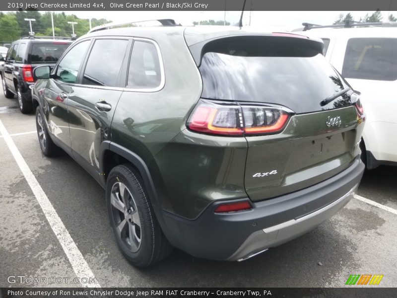 Olive Green Pearl / Black/Ski Grey 2019 Jeep Cherokee Limited 4x4
