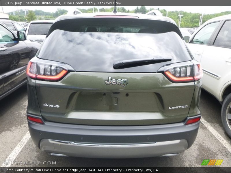 Olive Green Pearl / Black/Ski Grey 2019 Jeep Cherokee Limited 4x4